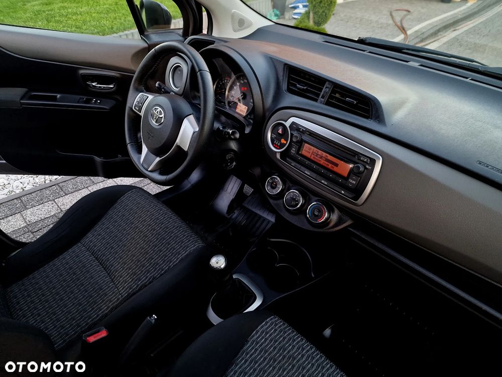 Toyota Yaris 1.0 Sol - 12