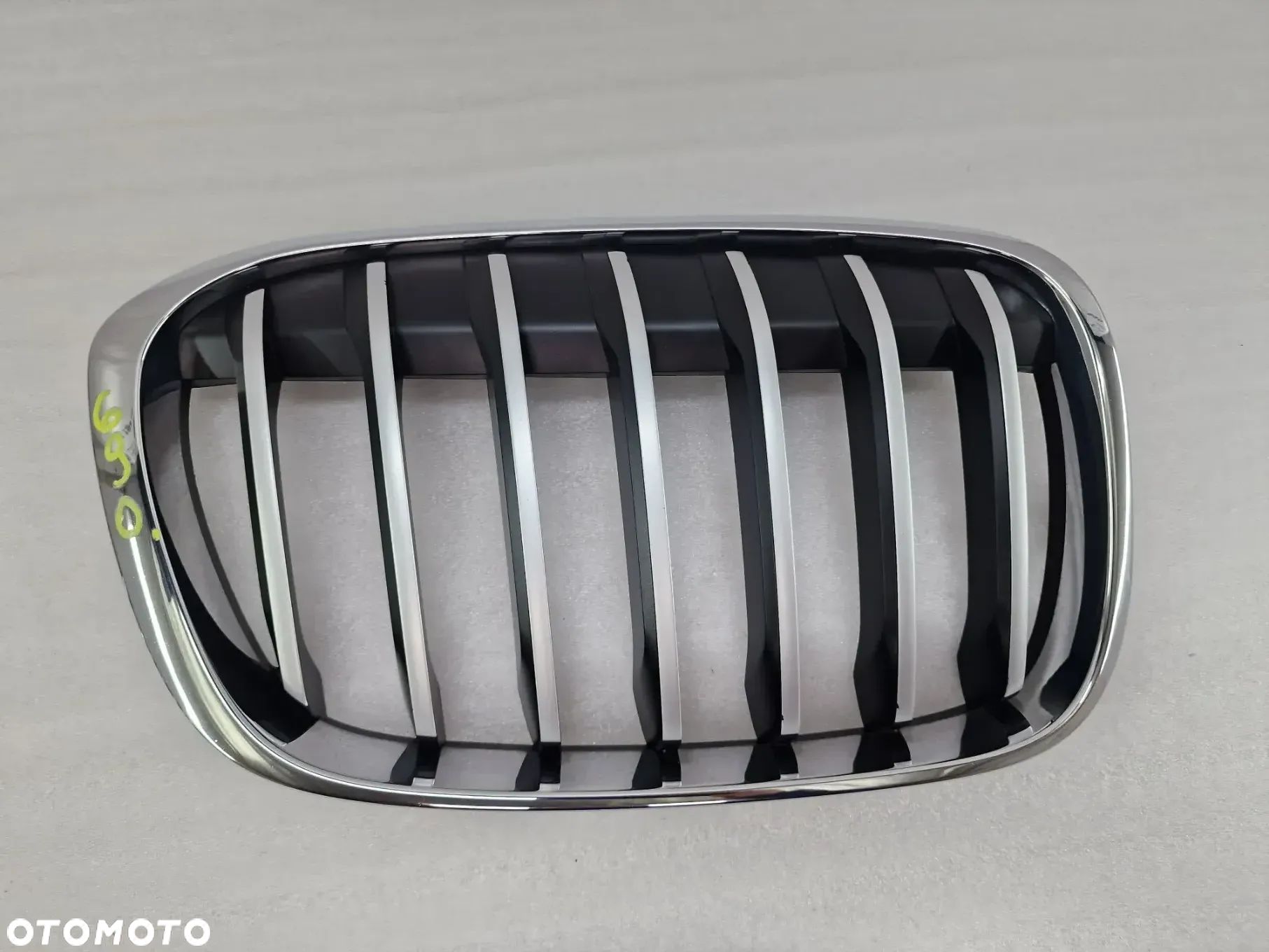 BMW X1 F48 15- PRAWA NERKA / ATRAPA / GRILL PRZEDNI PRZÓD X-LINE SATYNA ŁADNY , NR 7354824 / 7383366 , NR AUKCJI GL690 - 1