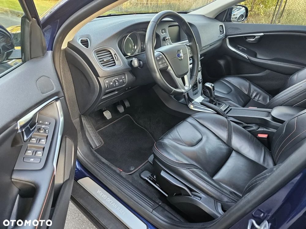 Volvo V40 D2 Ocean Race - 11