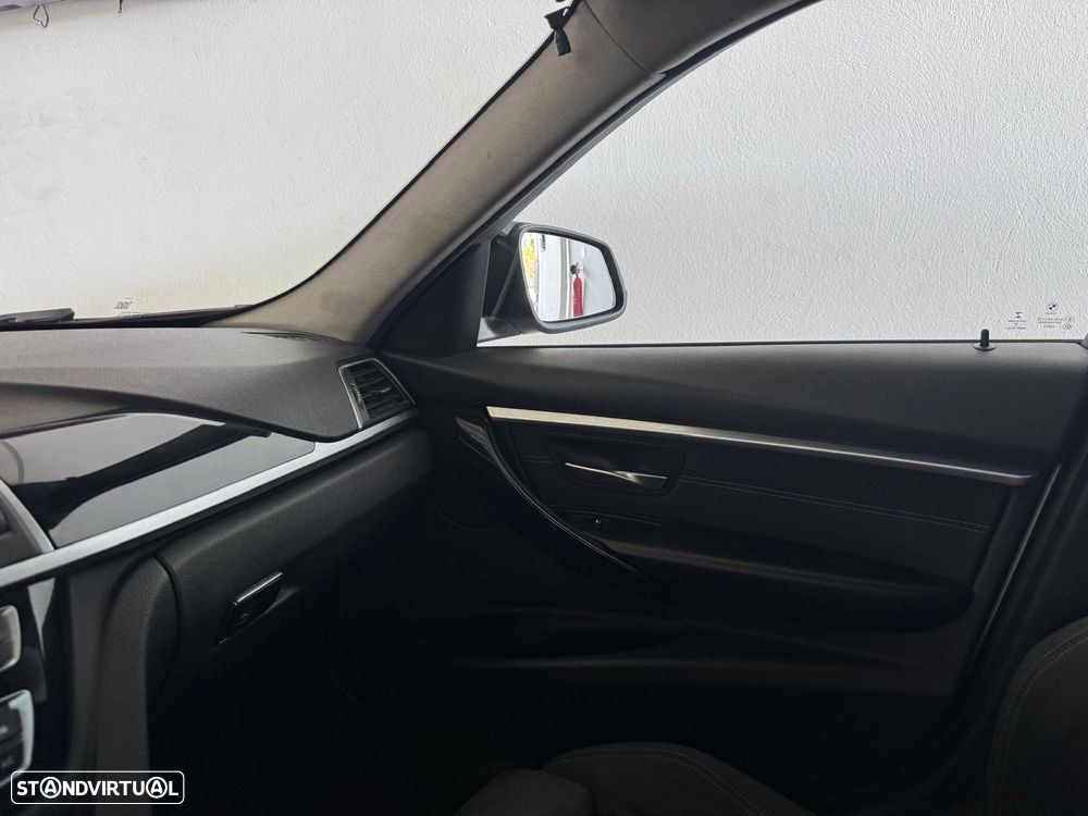 BMW 320 d Pack M Auto - 23