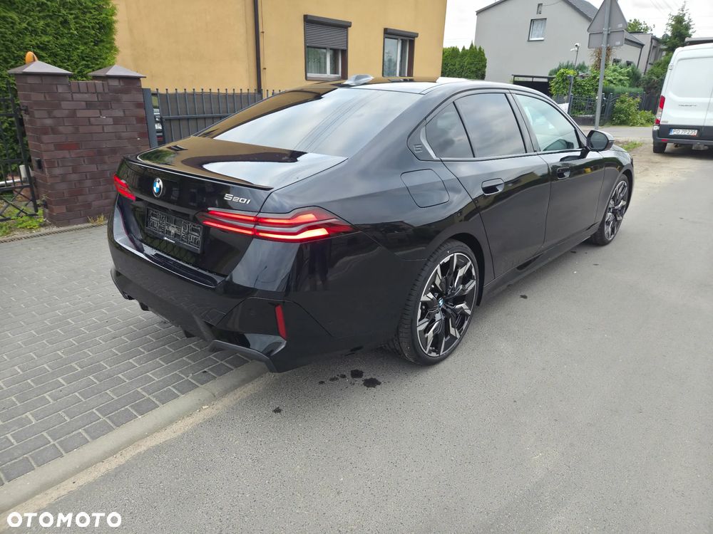 BMW Seria 5 520i - 4