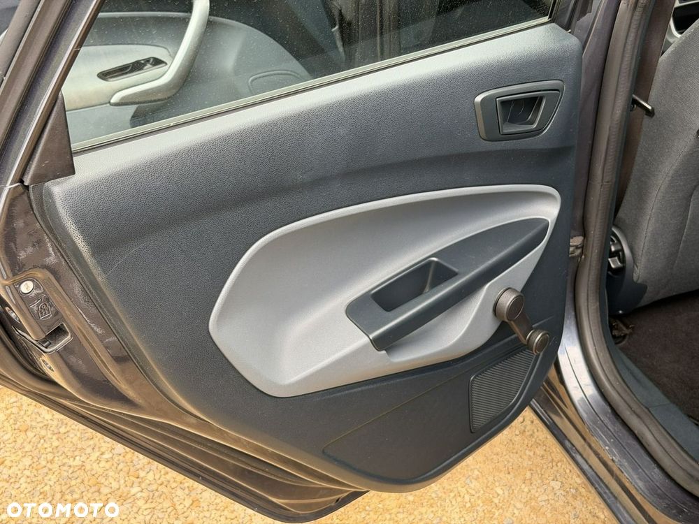 Ford Fiesta - 18