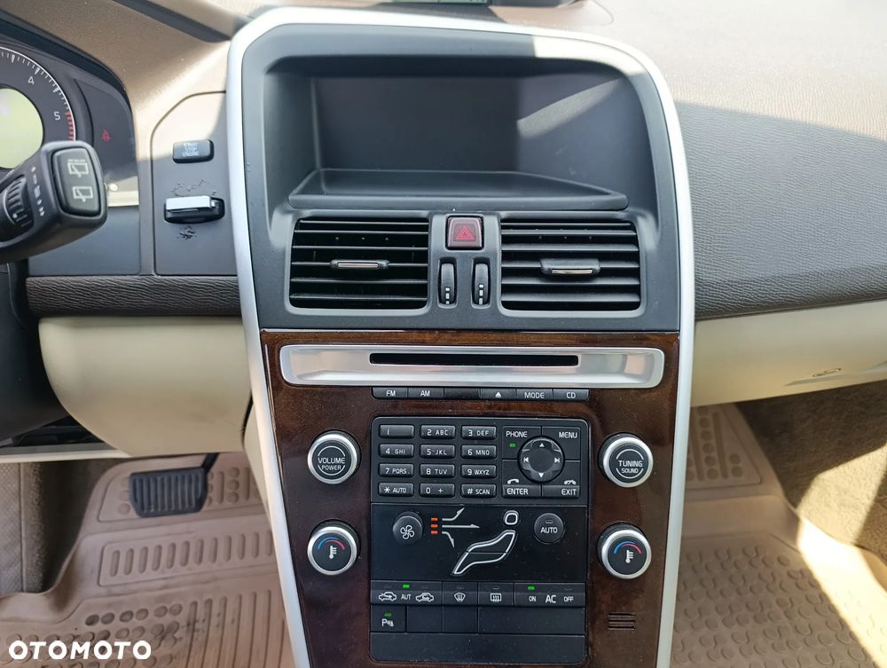 Volvo XC 60 2.4D Momentum - 21