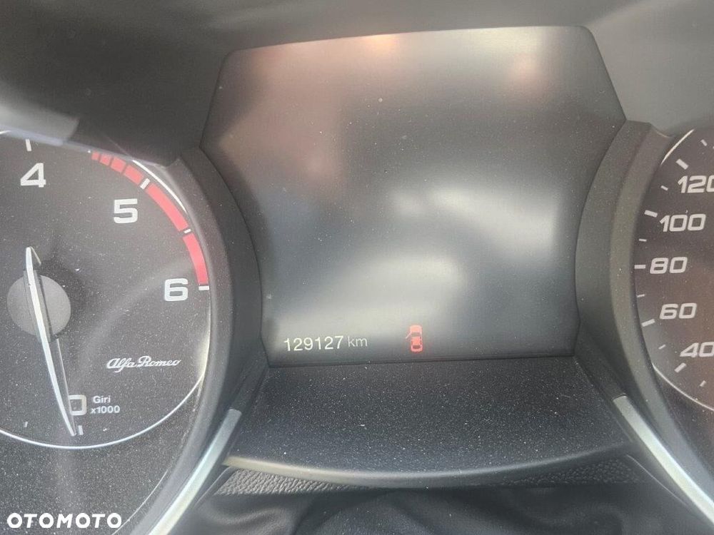 Alfa Romeo Stelvio 2.2 JTDM Q4 - 8