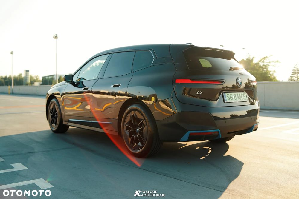 BMW iX - 5