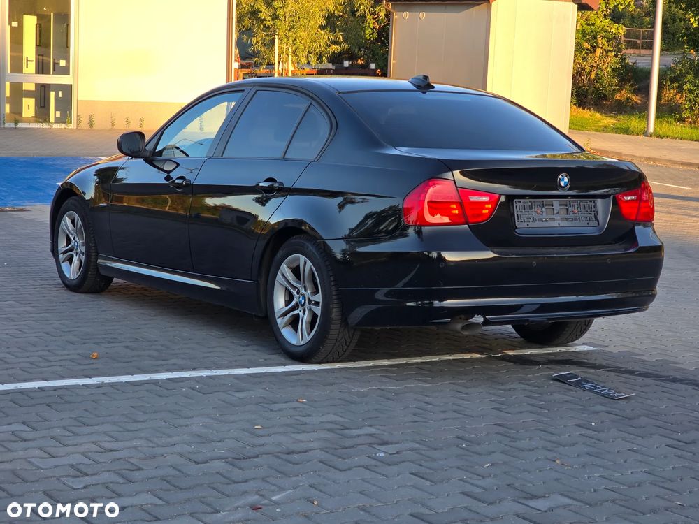 BMW Seria 3 318d DPF Edition Sport - 4