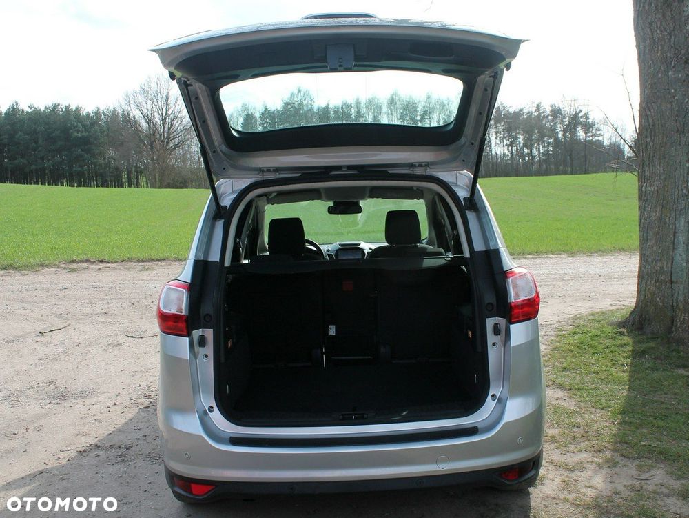 Ford Grand C-MAX - 34