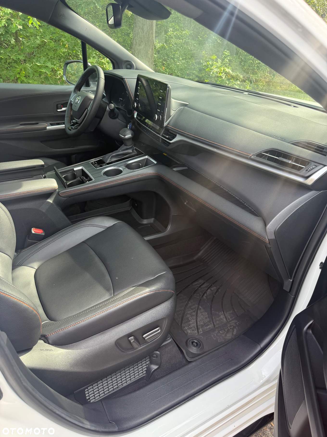Toyota Sienna - 24