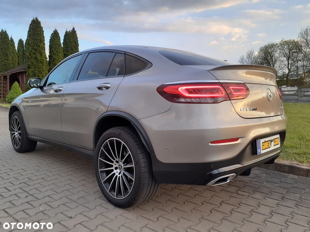 Mercedes-Benz GLC 200 4Matic 9G-TRONIC AMG Line Plus - 39