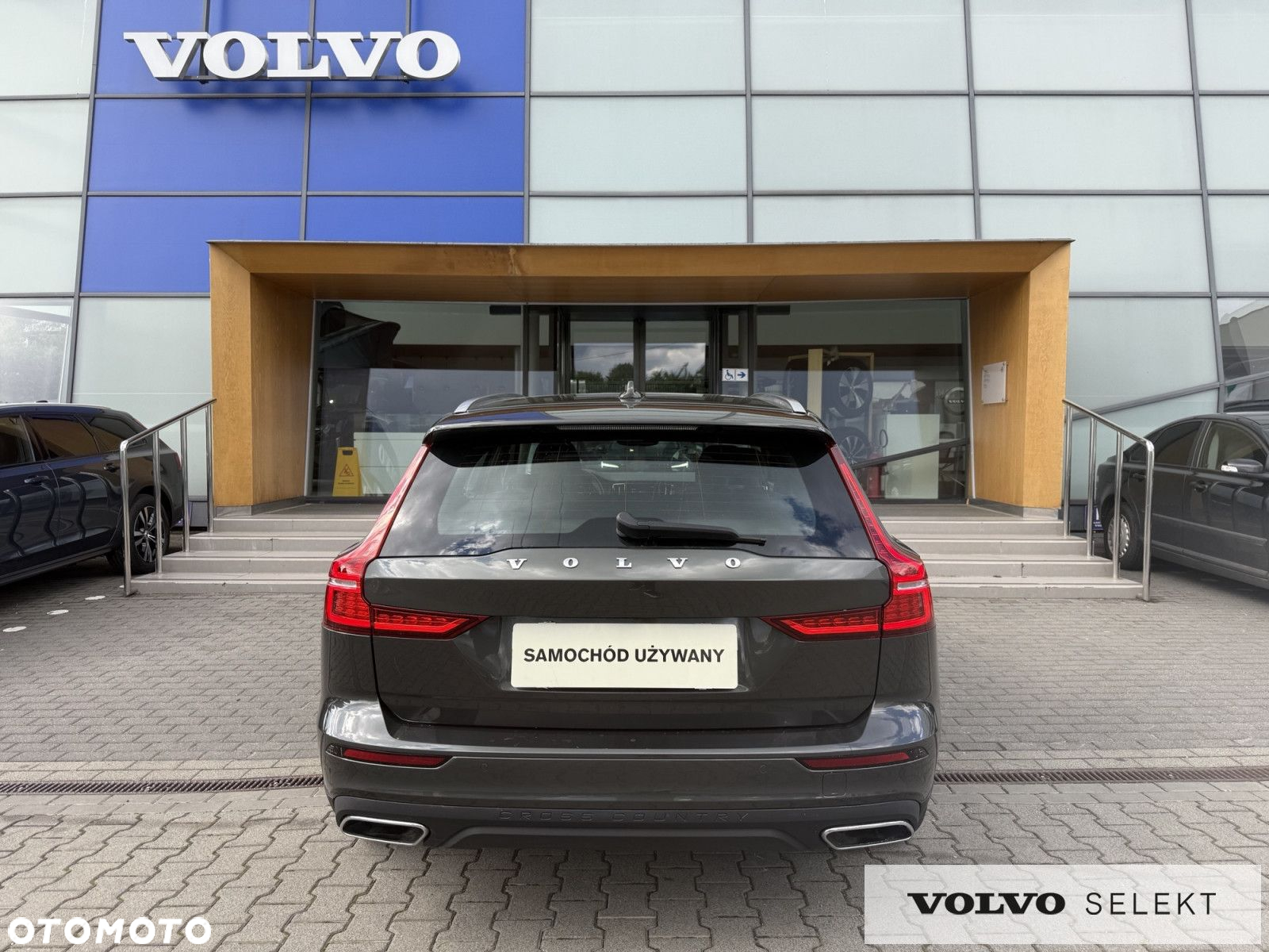 Volvo V60 Cross Country - 8