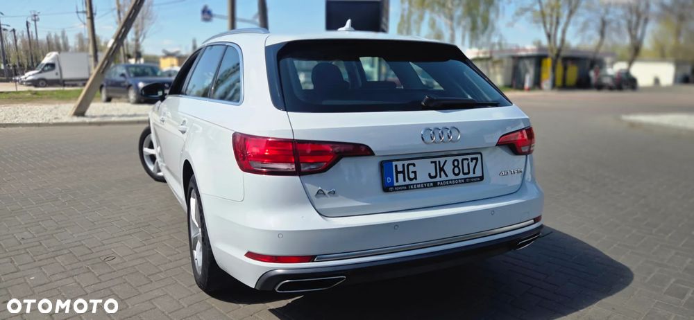 Audi A4 Avant 40 TFSI S tronic - 11