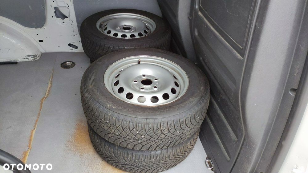 Volkswagen Caddy - 10