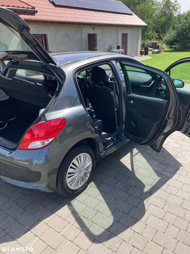 Peugeot 207 - 21