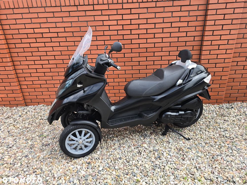 Piaggio MP-3 - 4