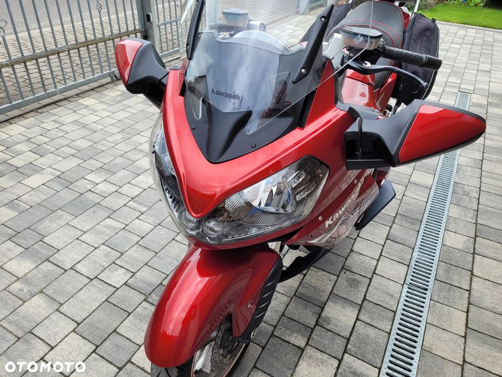 Kawasaki GTR - 28