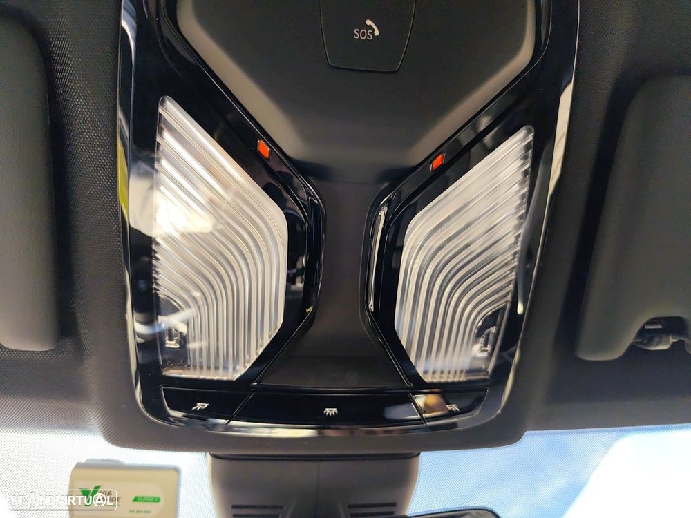 BMW 320 d Pack Desportivo M Pro Auto - 26