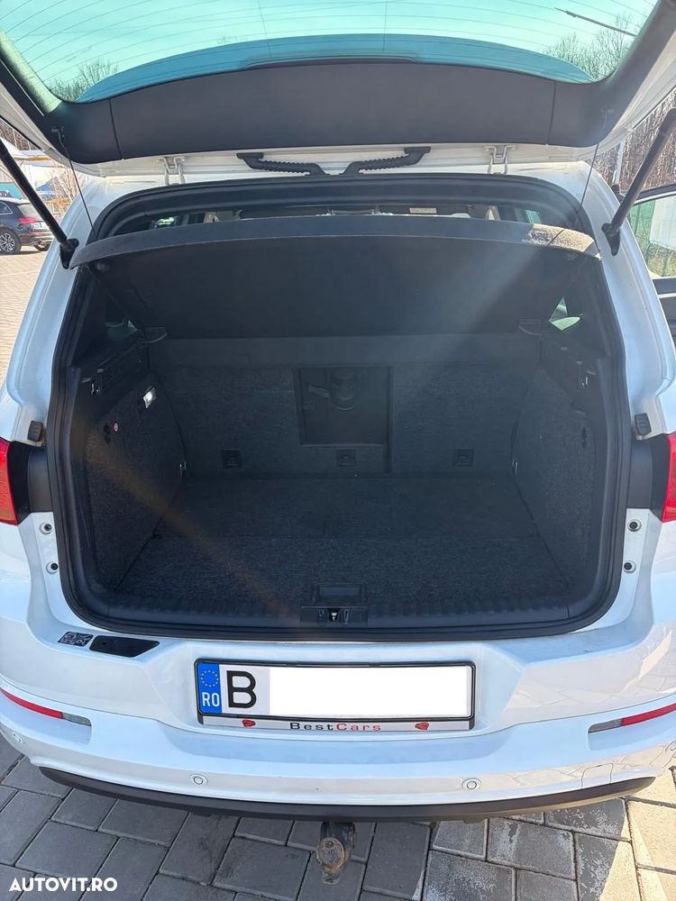 Volkswagen Tiguan - 11