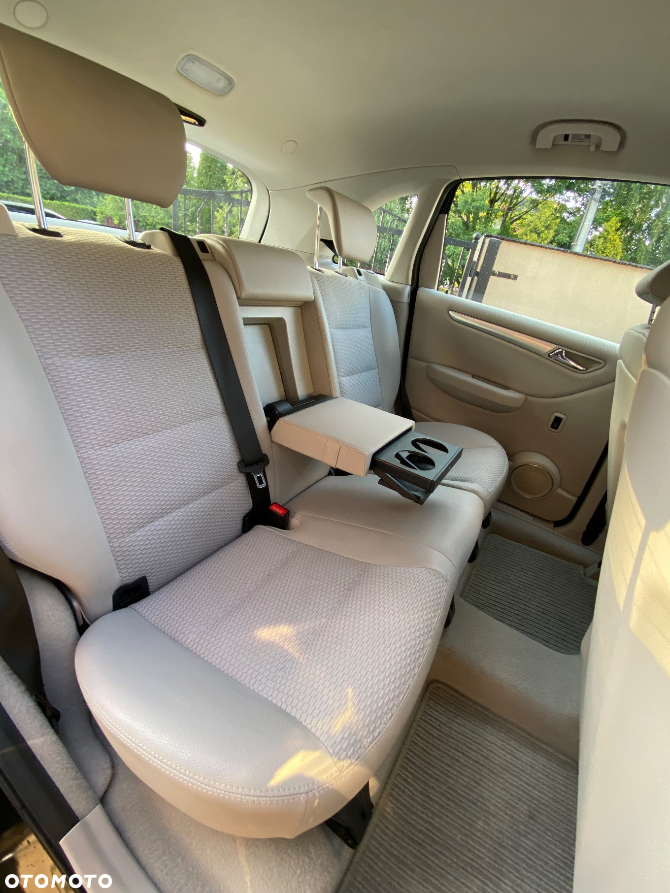 Mercedes-Benz Klasa B 200 CDI Autotronic Grand Edition - 37