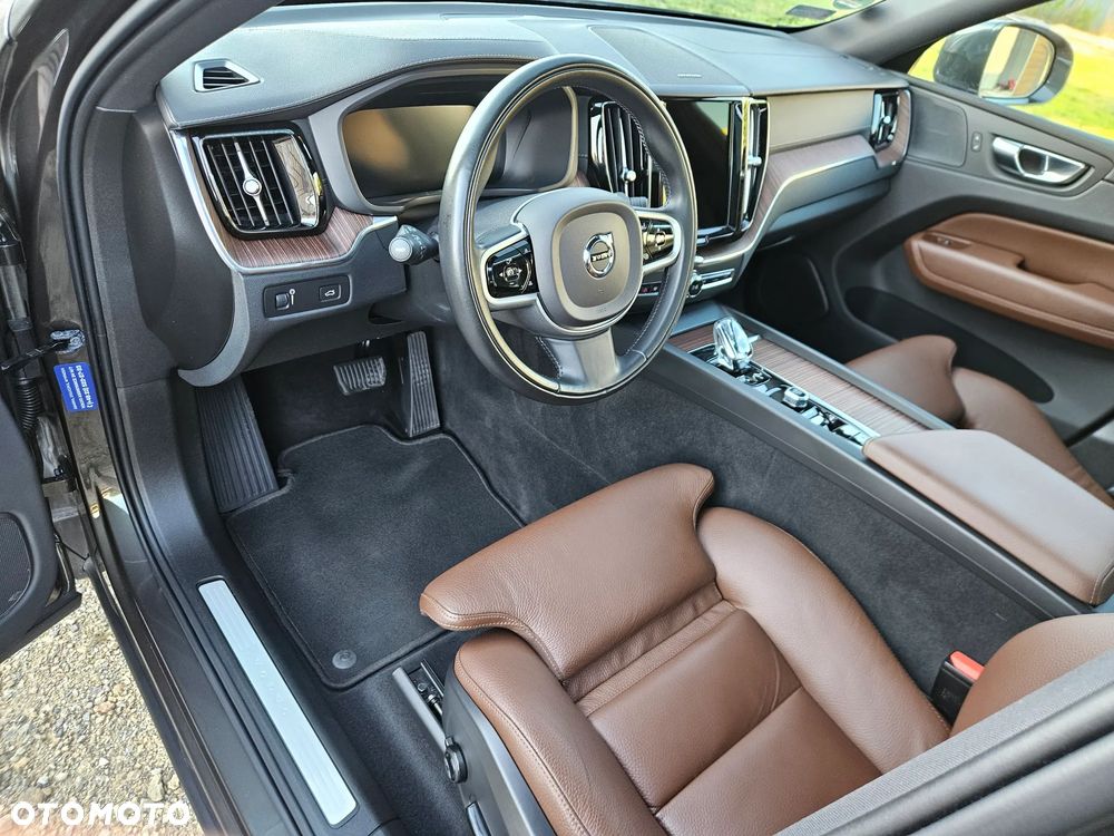 Volvo XC 60 B4 D AWD Essential - 1