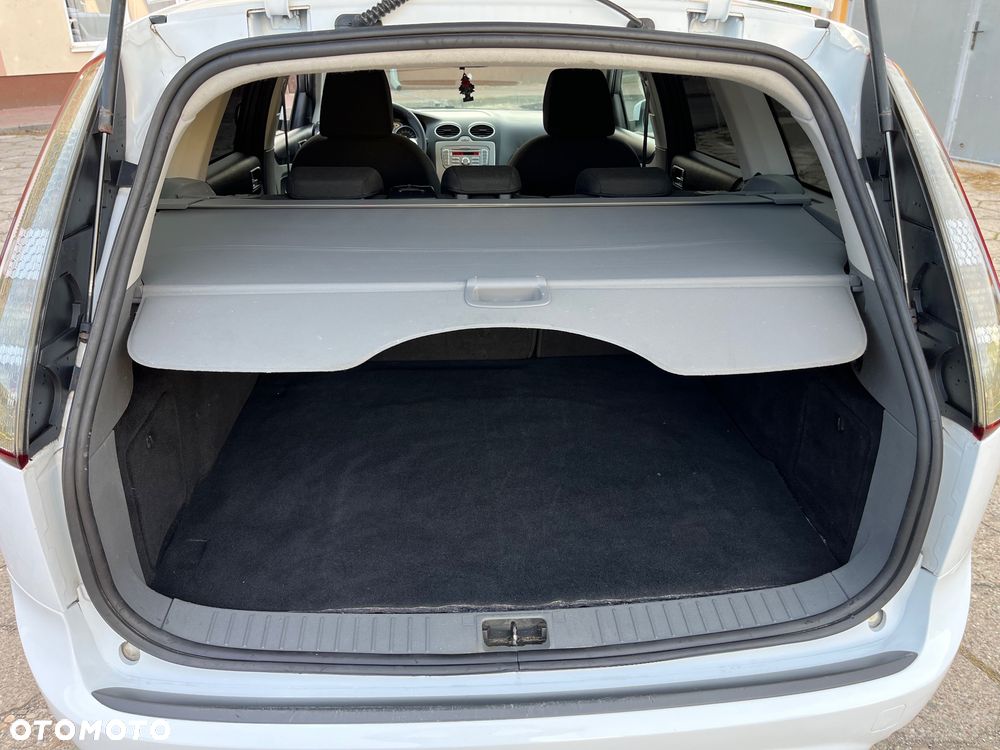Ford Focus - 36