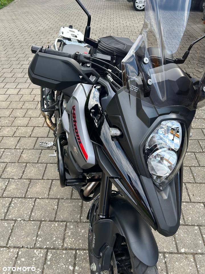 Suzuki V-STROM - 18