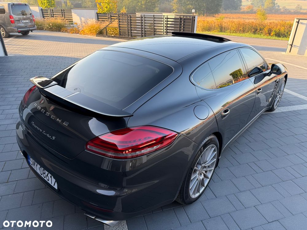 Porsche Panamera Turbo Executive - 11