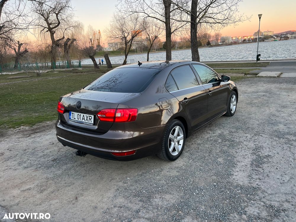 Volkswagen Jetta 1.6 TDI DPF Highline DSG - 3