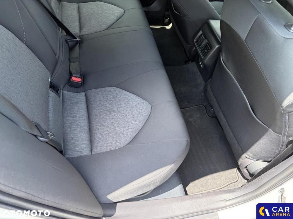 Toyota Camry - 21