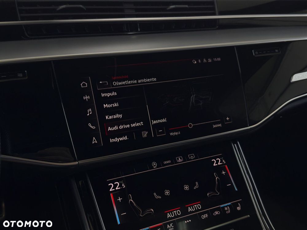 Audi A8 - 30