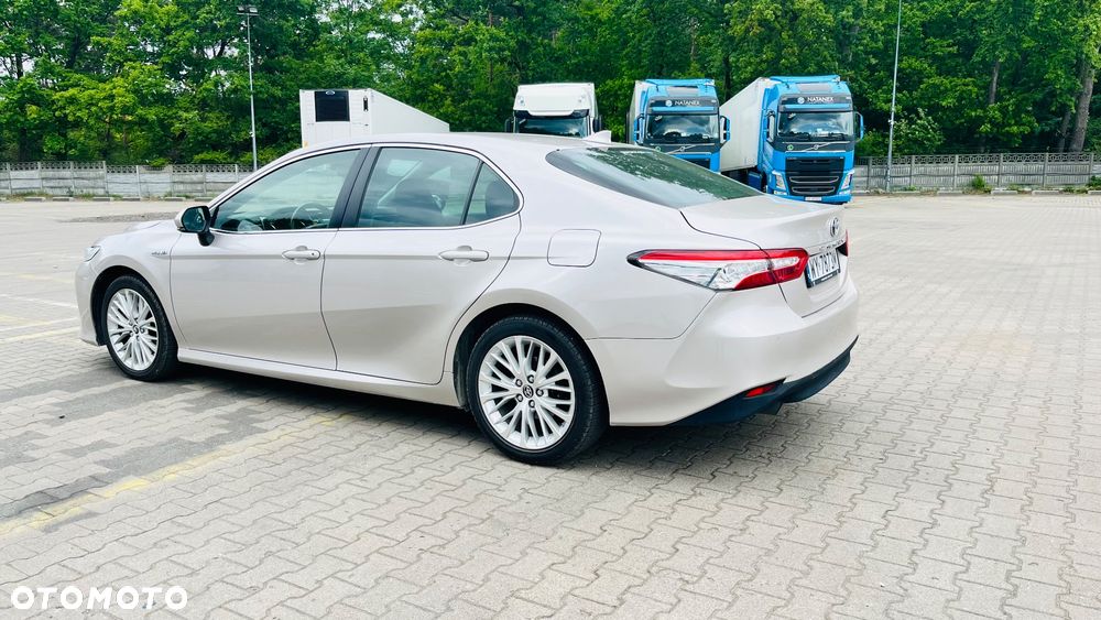 Toyota Camry 2.5 Hybrid Comfort CVT - 3