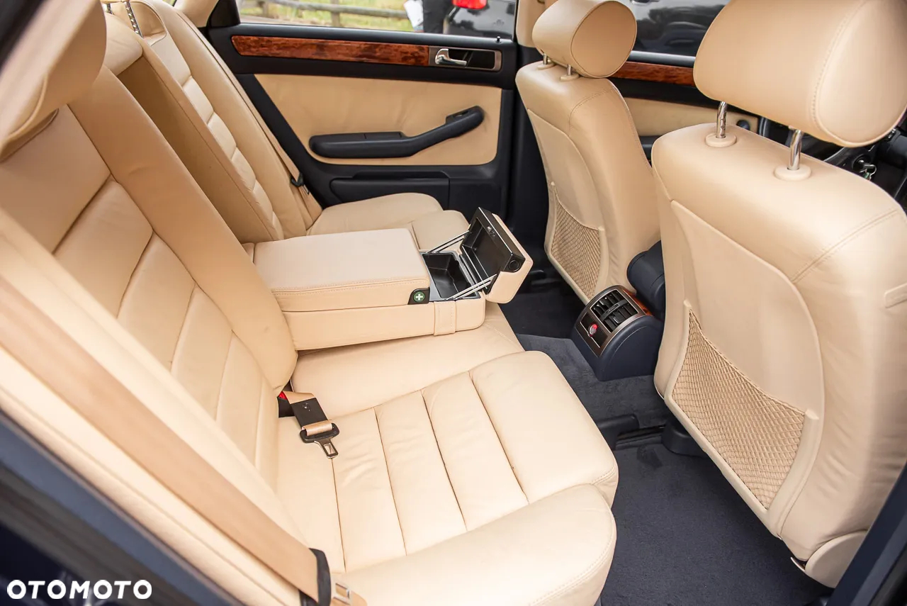 Audi A6 Avant 4.2 quattro - 27