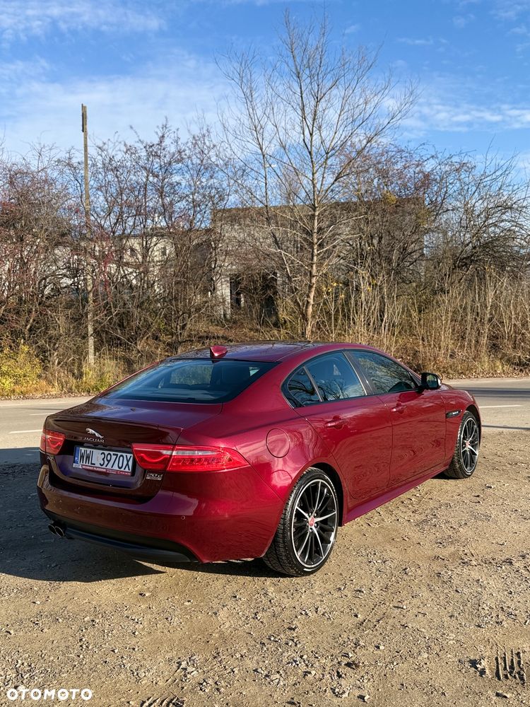 Jaguar XE 20d AWD R-Sport - 13