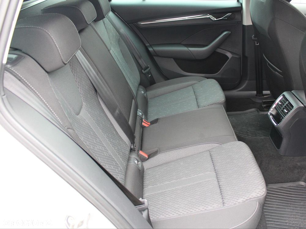 Skoda Octavia 2.0 TDI Style DSG - 16