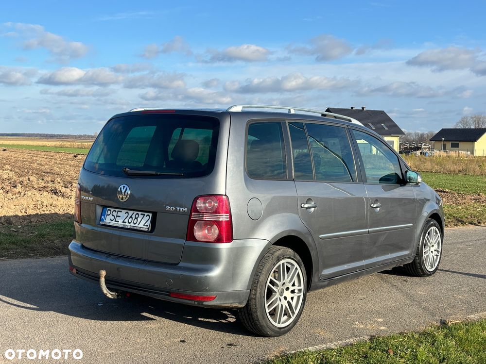 Volkswagen Touran 2.0 TDI DPF Highline DSG - 3