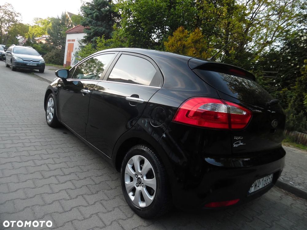 Kia Rio - 9