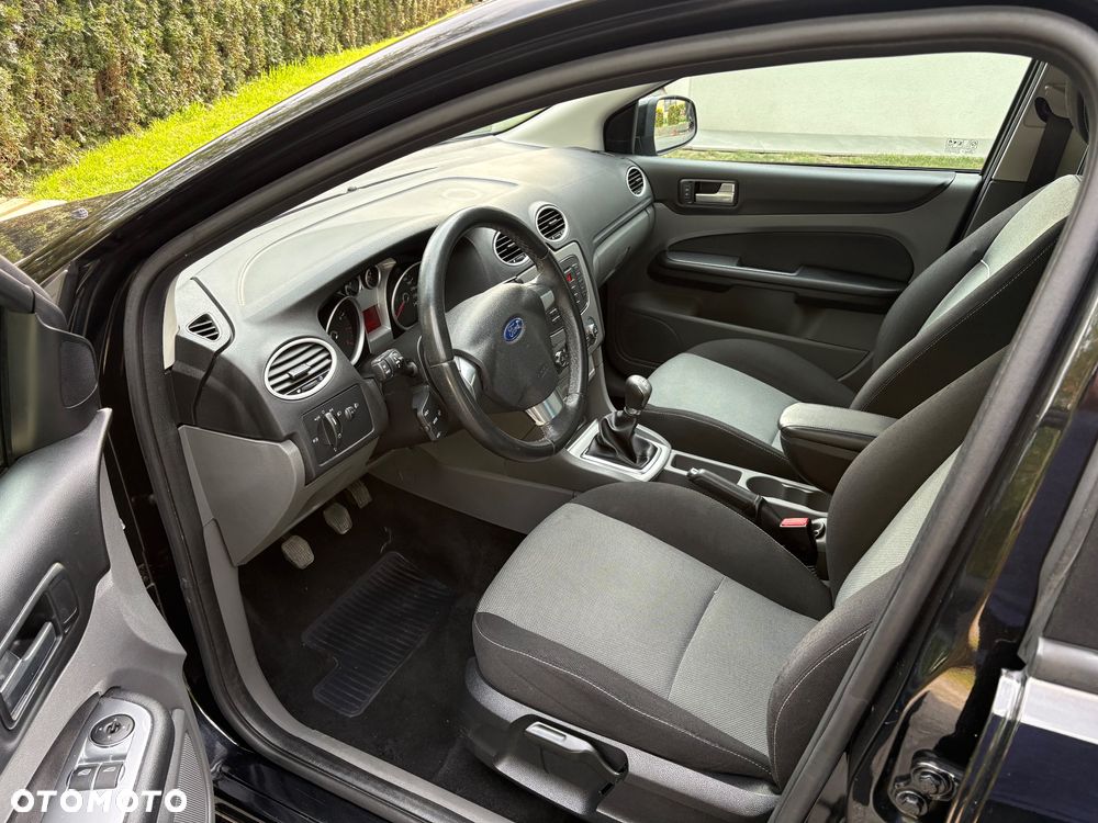 Ford Focus 1.6 Trend - 10