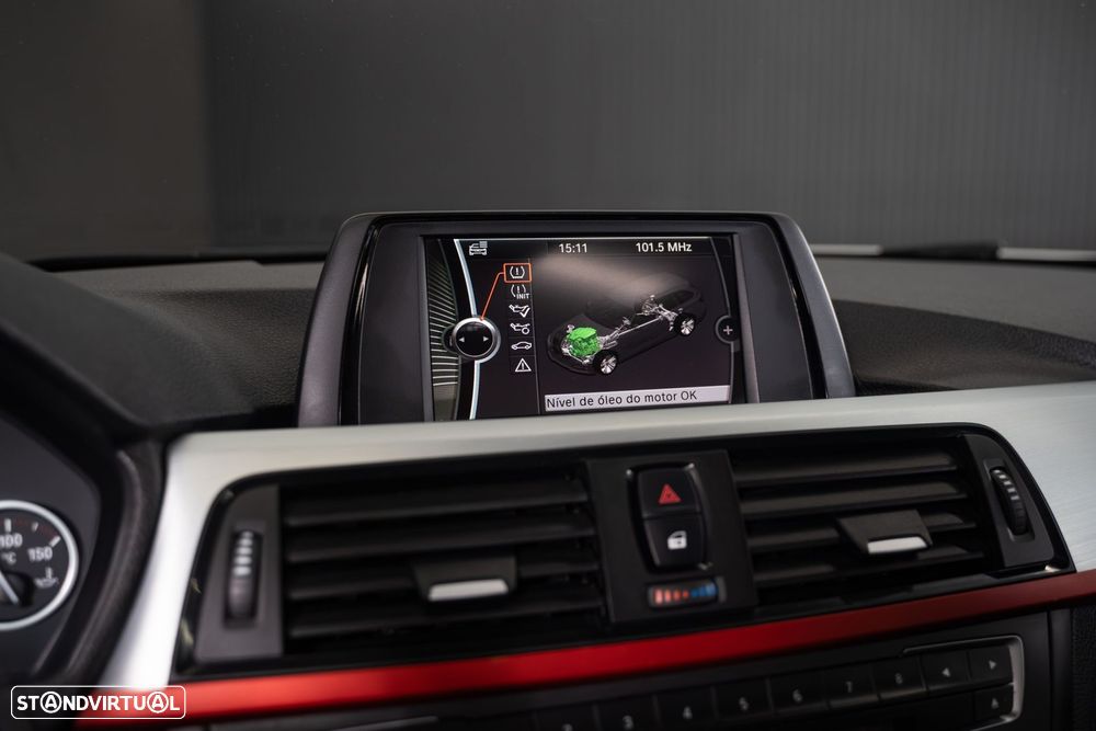 BMW 320 d Auto Line Sport - 31