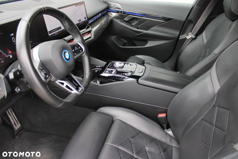 BMW Seria 5 550e xDrive PHEV M Sport - 17