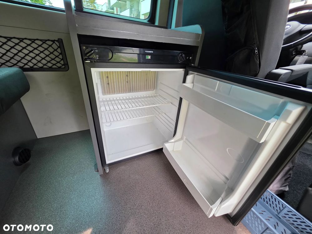 Volkswagen Transporter - 28