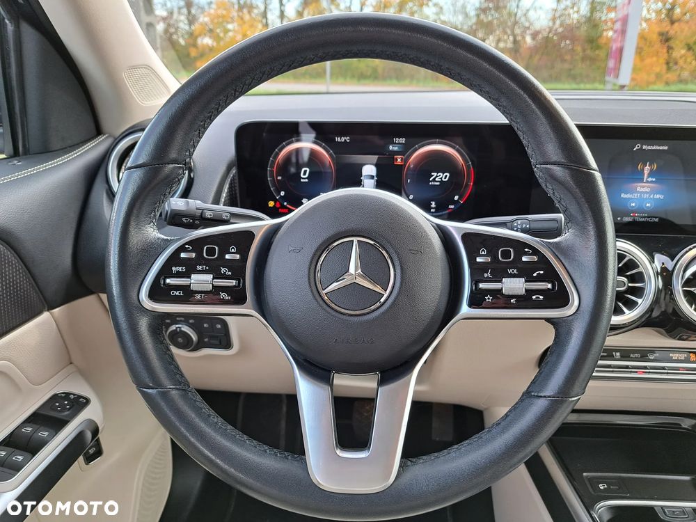 Mercedes-Benz GLB - 26