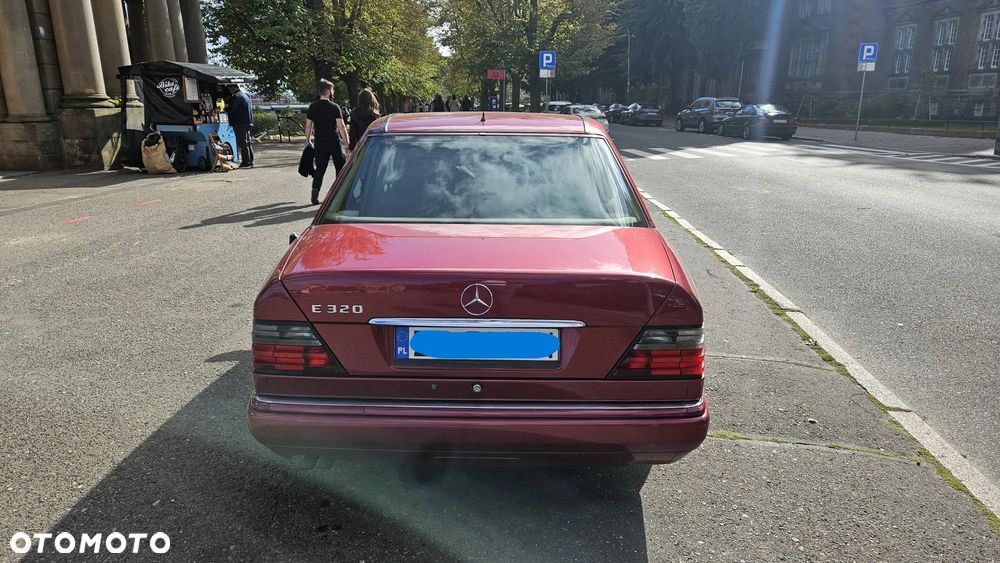 Mercedes-Benz Klasa E - 2