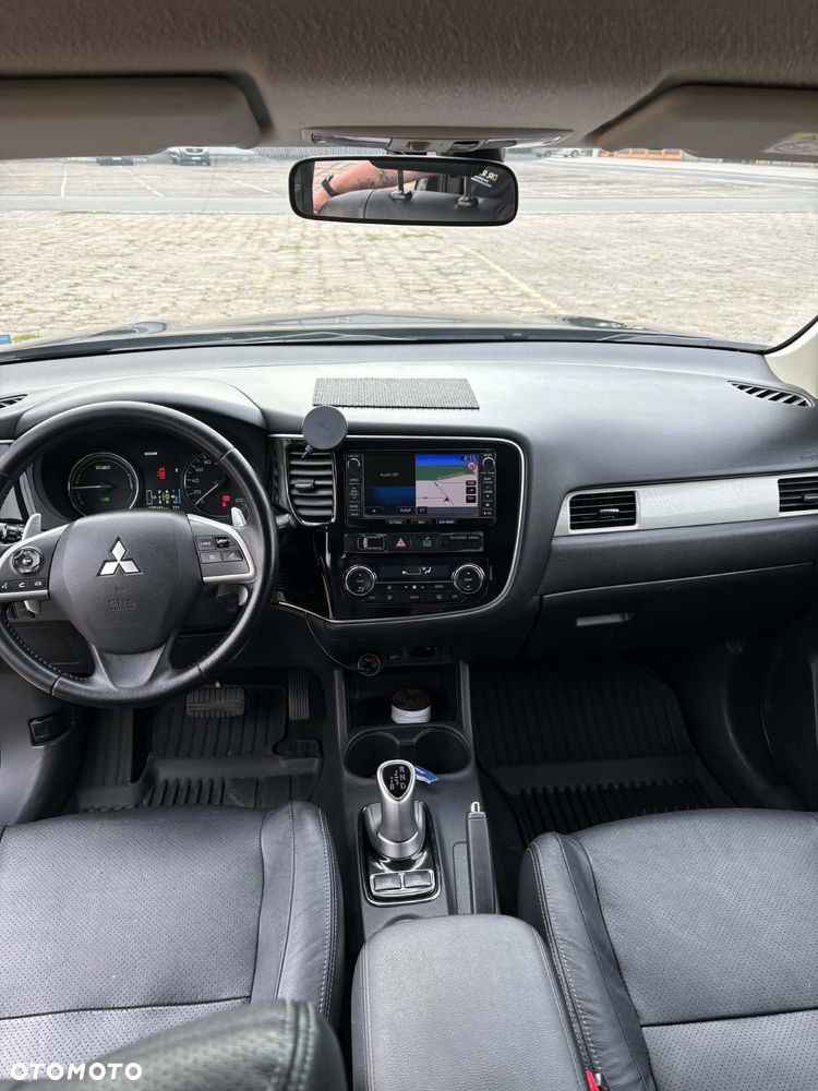 Mitsubishi Outlander 2.0 4WD - 25