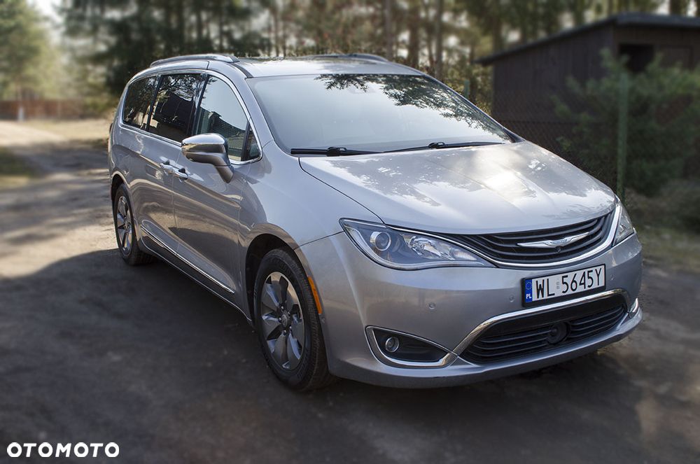 Chrysler Pacifica - 3