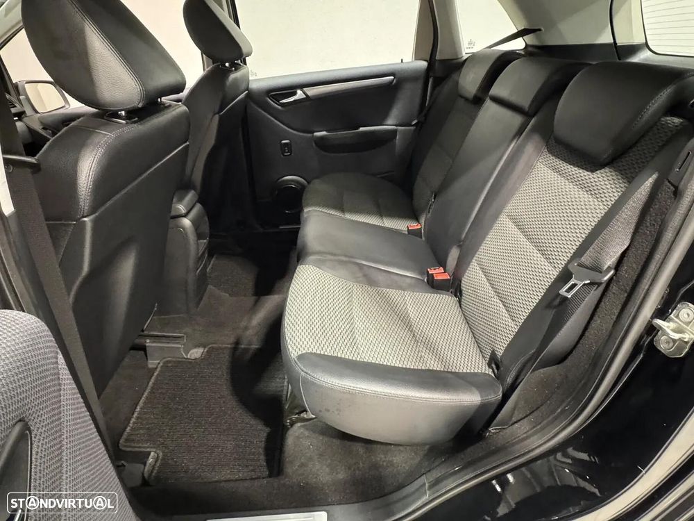 Mercedes-Benz B 180 CDI - 11