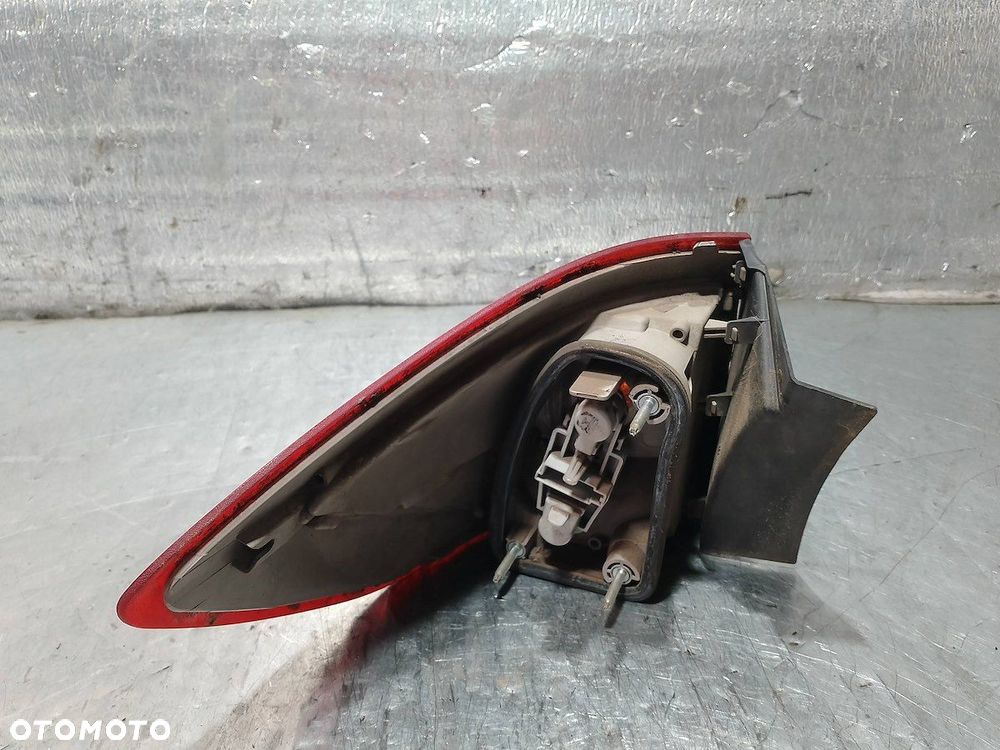 LAMPA TYLNA PRAWA FORD MONDEO MK4 7S7113404B KOMBI - 4