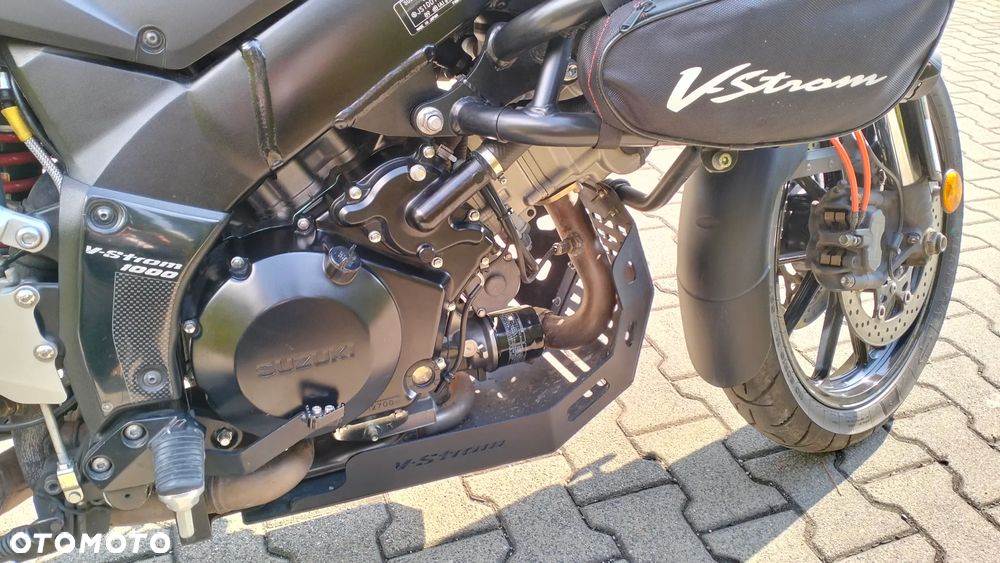 Suzuki V-STROM - 16