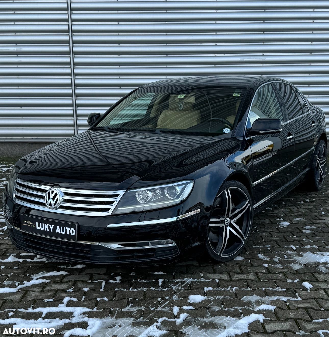Volkswagen Phaeton - 1