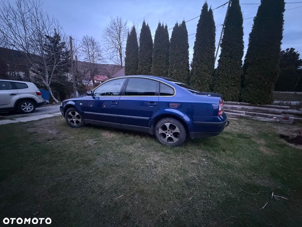 Volkswagen Passat 1.6 - 4