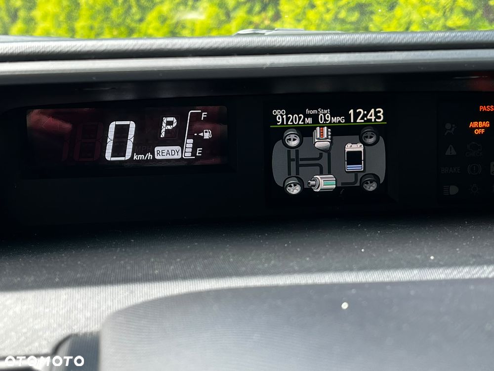 Toyota Prius Hybrid - 9