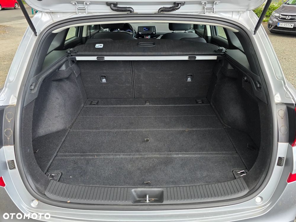 Hyundai i30 1.5 DPI Classic + - 5
